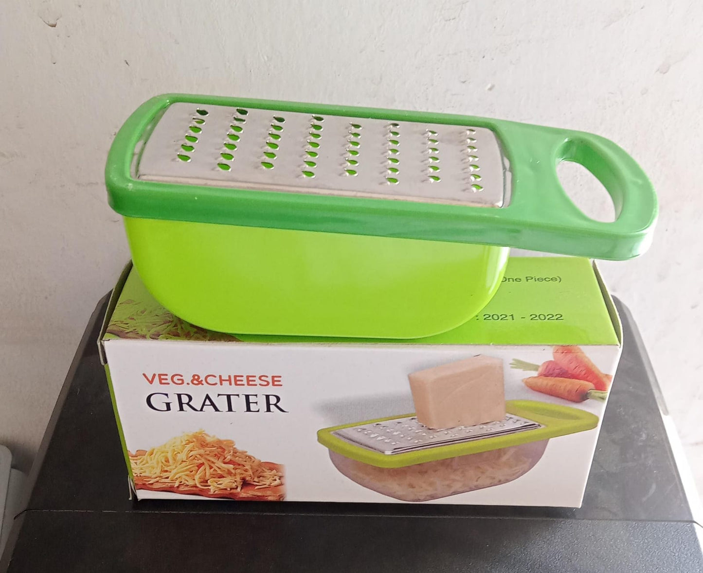 Plastic and Stainless Steel Veg & Cheese Grater with Detachable Storage Container